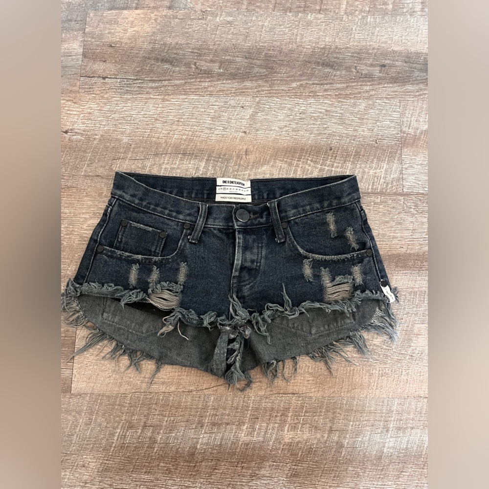 Low Waist | One Teaspoon | Black | Bonitas Shorts | 24